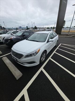 2015 Hyundai SONATA SE — photo 1 of 1