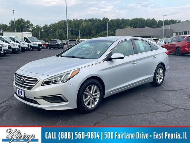 2017 Hyundai SONATA Base — photo 1 of 3
