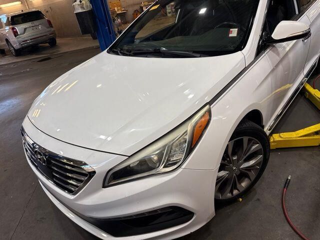 2015 Hyundai SONATA Limited 2.0T — photo 1 of 7
