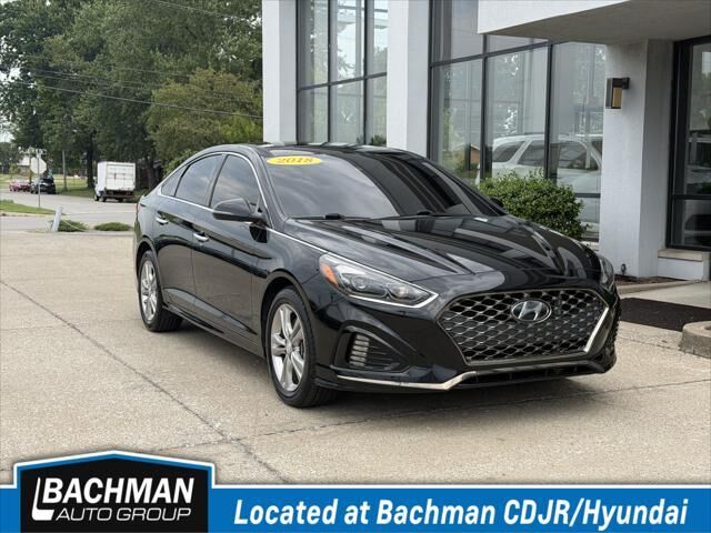 2018 Hyundai SONATA Limited — photo 1 of 1