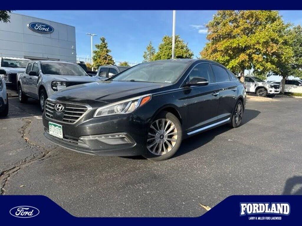 2015 Hyundai SONATA Limited — photo 1 of 1