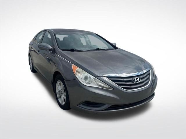 2013 Hyundai SONATA GLS — photo 1 of 1