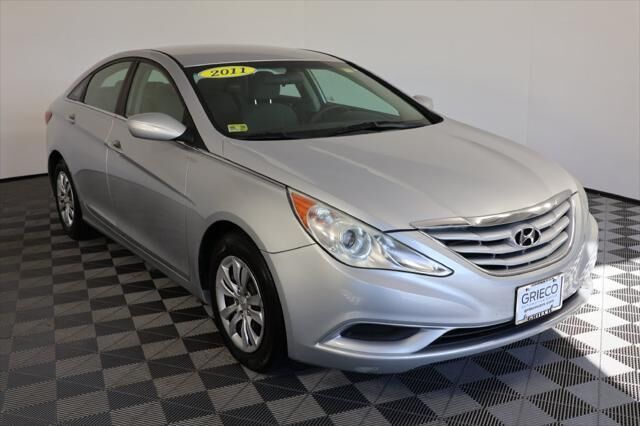 2011 Hyundai SONATA GLS — photo 1 of 13