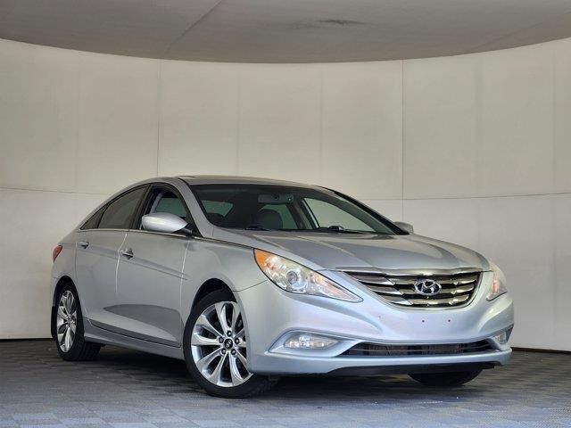2013 Hyundai SONATA SE