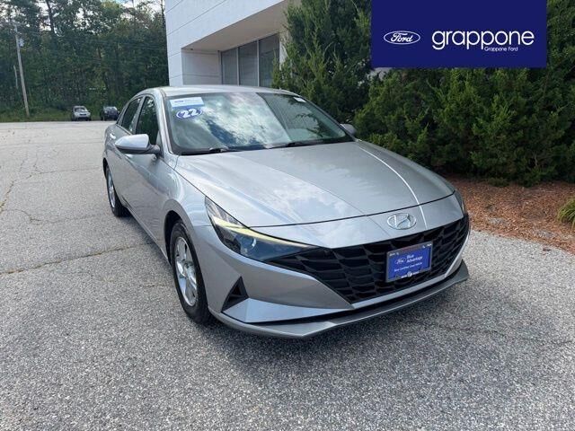 2022 Hyundai ELANTRA SE