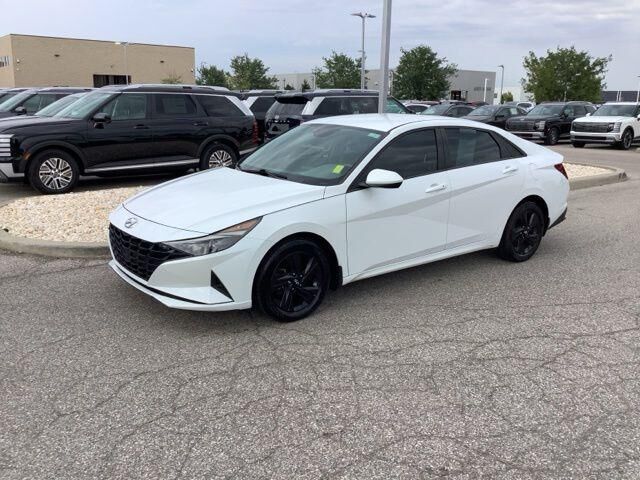 2022 Hyundai ELANTRA SEL
