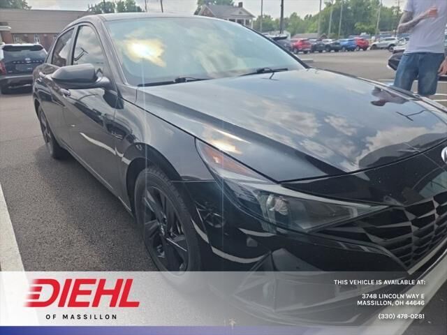 2022 Hyundai ELANTRA SEL