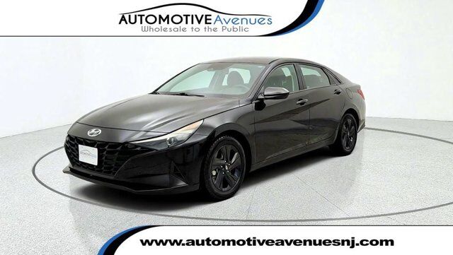 2022 Hyundai Elantra SEL — photo 1 of 1