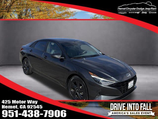 2023 Hyundai Elantra SEL — photo 1 of 1