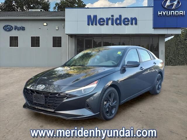 2022 Hyundai ELANTRA SEL — photo 1 of 13