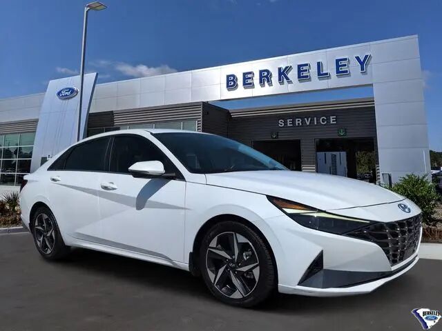2022 Hyundai ELANTRA Limited — photo 1 of 13