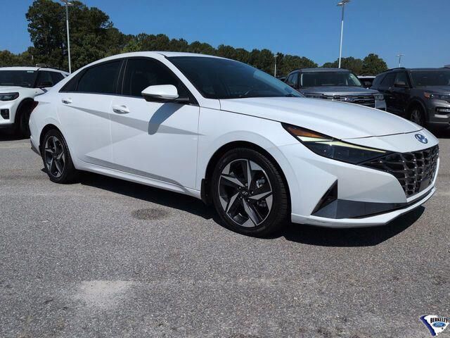 2022 Hyundai ELANTRA Limited