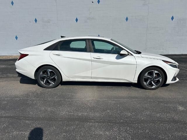 2021 Hyundai ELANTRA Limited — photo 1 of 13