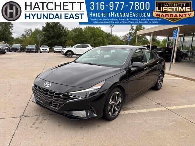 2023 Hyundai ELANTRA Limited — photo 1 of 13