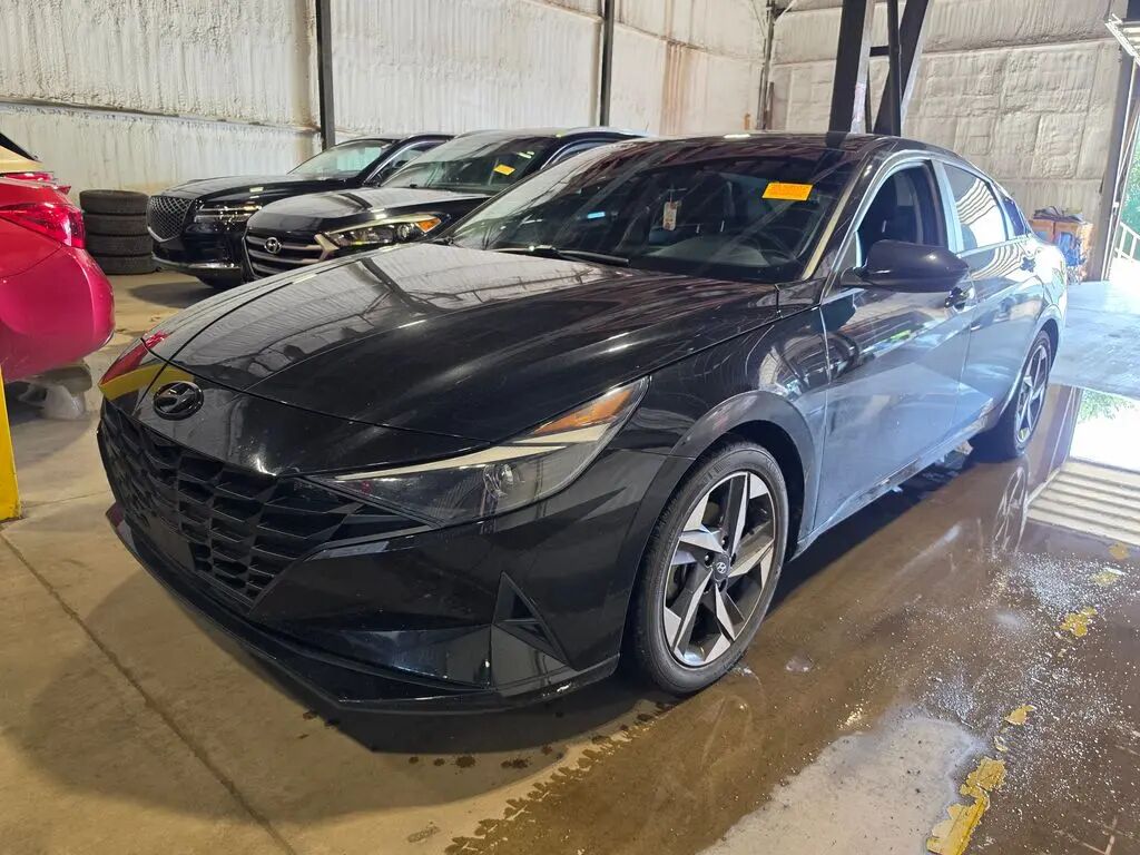 2023 Hyundai ELANTRA SEL — photo 1 of 10