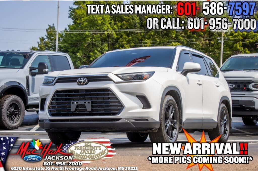 2025 Toyota Grand Highlander LE — photo 1 of 1