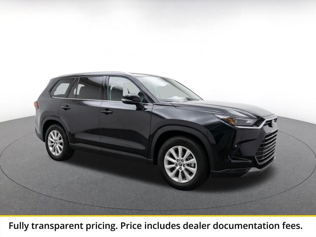 2025 Toyota Grand Highlander LE — photo 1 of 1