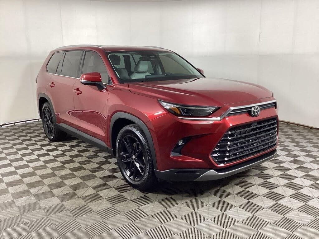 2024 Toyota Grand Highlander Limited — photo 1 of 1