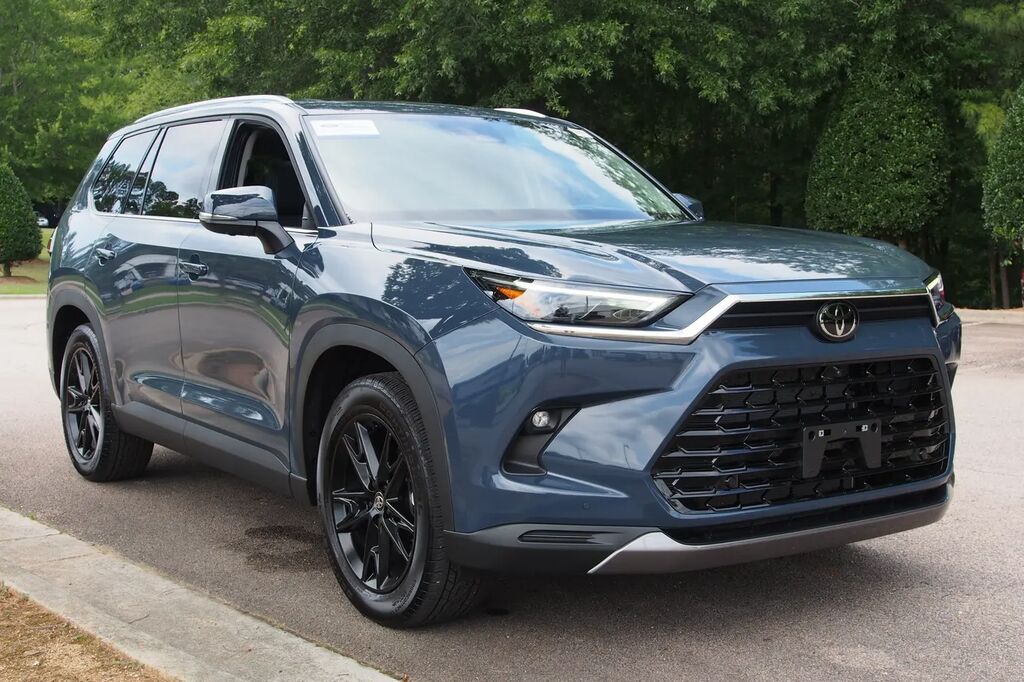 2026 Toyota Grand Highlander Limited — photo 1 of 13