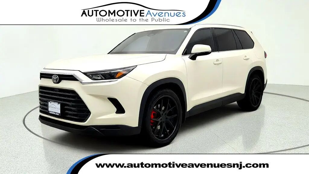 2024 Toyota Grand Highlander XLE — photo 1 of 13