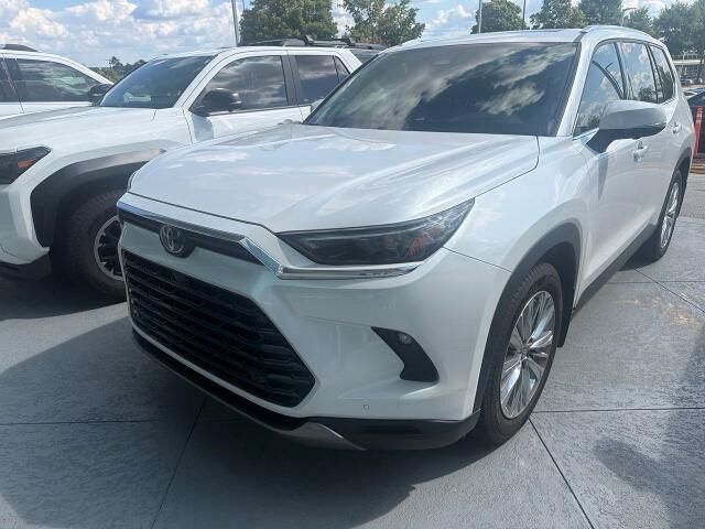 2024 Toyota Grand Highlander Platinum — photo 1 of 2