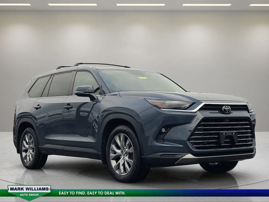 2024 Toyota Grand Highlander Limited — photo 1 of 13