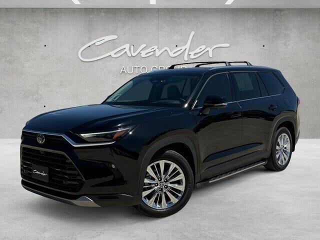 2025 Toyota Grand Highlander Platinum — photo 1 of 13
