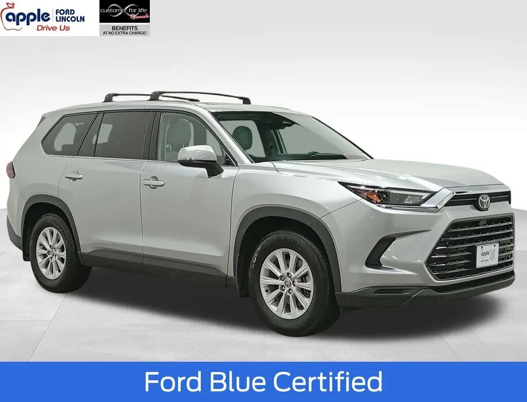 2025 Toyota Grand Highlander LE — photo 1 of 12