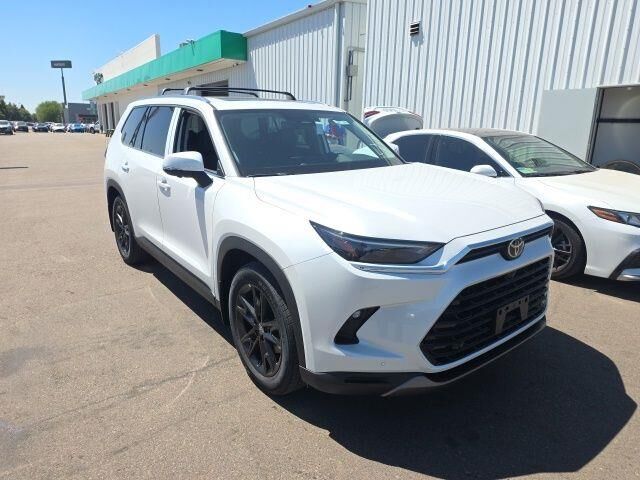 2026 Toyota Grand Highlander Hybrid LE
