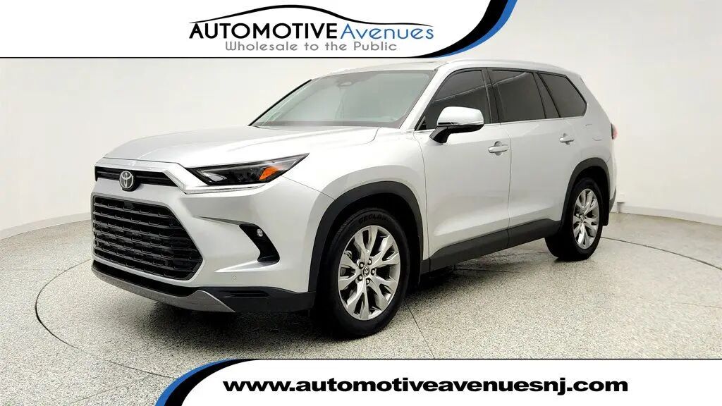 2024 Toyota Grand Highlander Hybrid XLE — photo 1 of 13