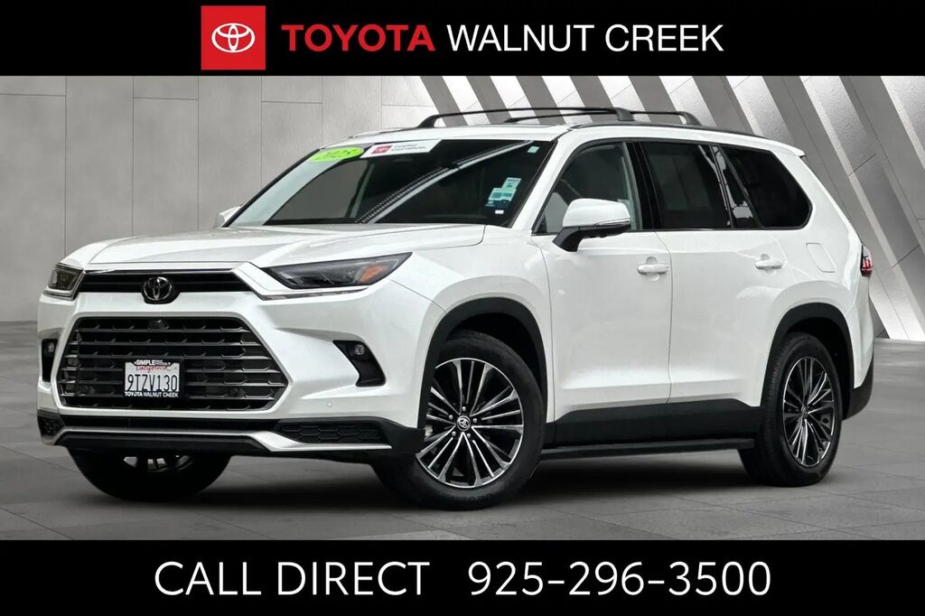 2025 Toyota Grand Highlander Hybrid MAX Platinum — photo 1 of 13
