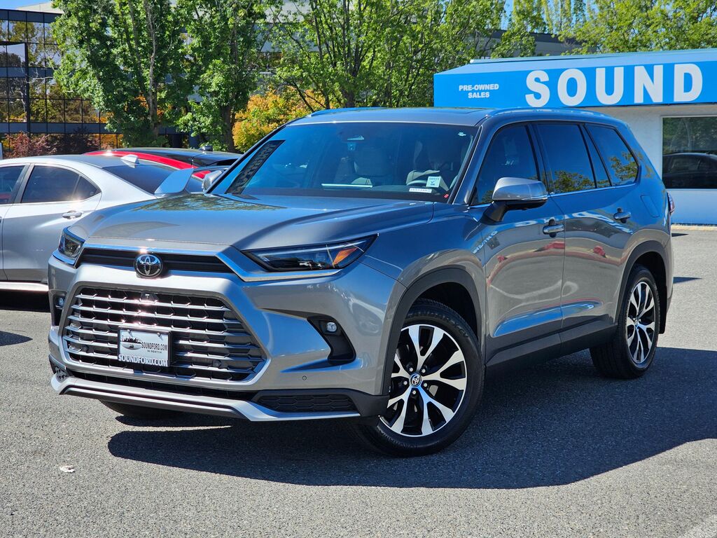 2025 Toyota Grand Highlander — photo 1 of 13