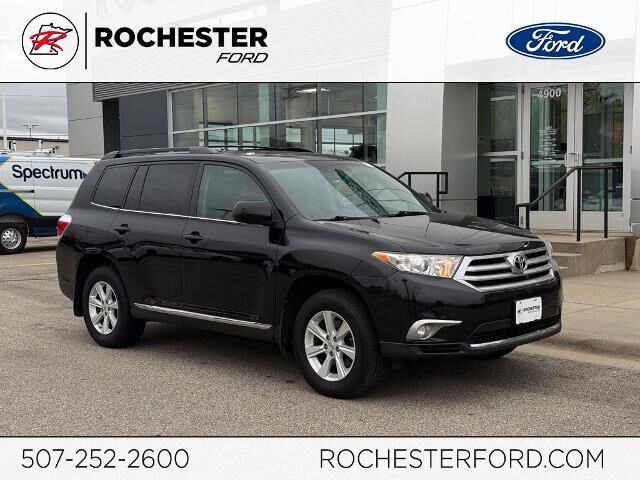 2011 Toyota Highlander SE — photo 1 of 13