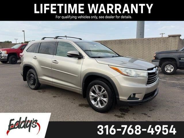 2016 Toyota Highlander LE Plus — photo 1 of 13