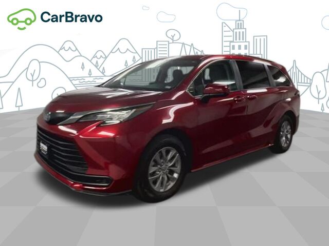 2023 Toyota Sienna LE