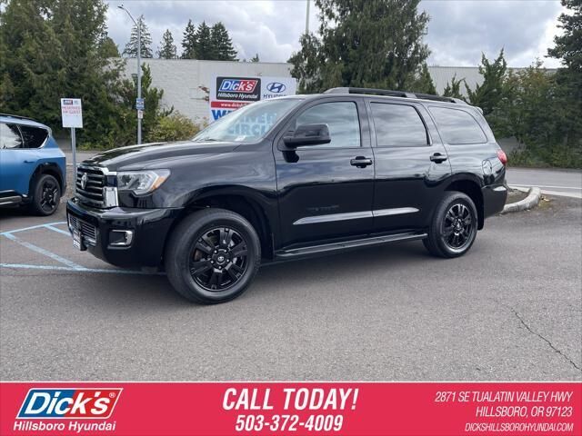 2018 Toyota Sequoia SR5 — photo 1 of 13