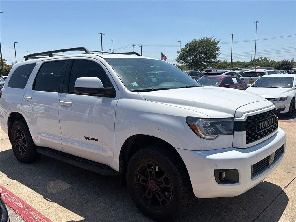 2020 Toyota Sequoia SR5 — photo 1 of 2