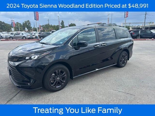 2024 Toyota Sienna Woodland Edition