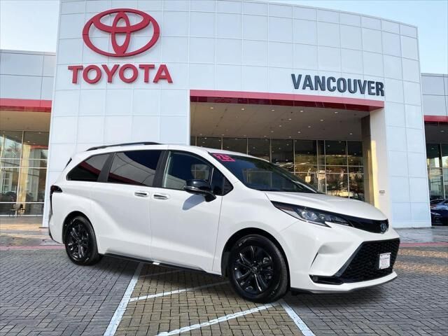 2025 Toyota Sienna Woodland Edition