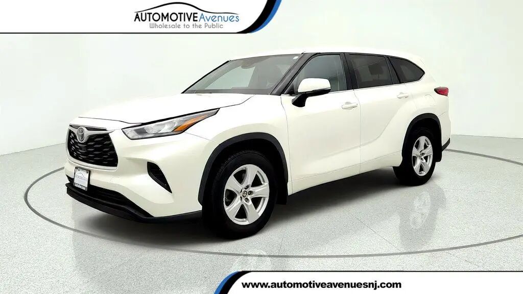 2020 Toyota Highlander L — photo 1 of 13