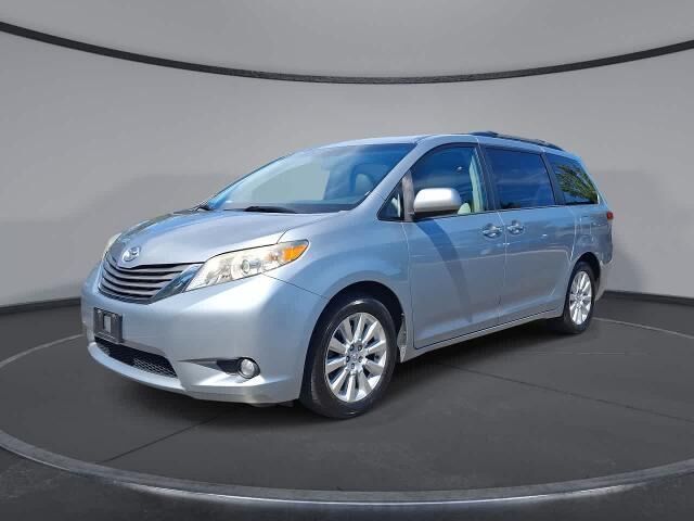 2013 Toyota Sienna XLE 7-Passenger