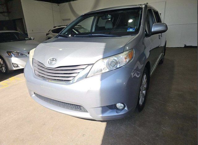 2016 Toyota Sienna XLE Premium 7 Passenger