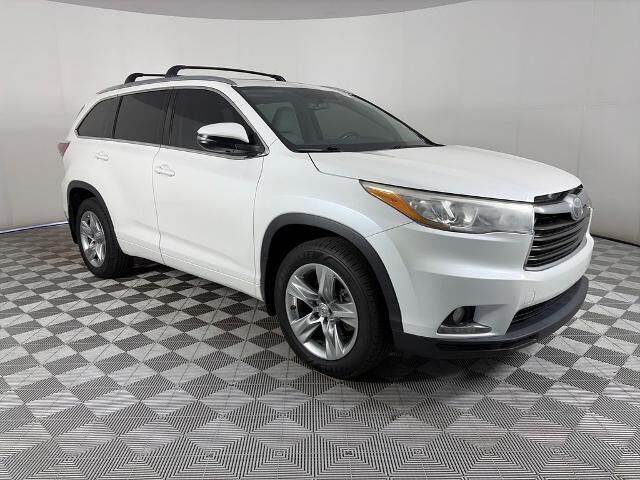 2015 Toyota Highlander Limited Platinum — photo 1 of 13