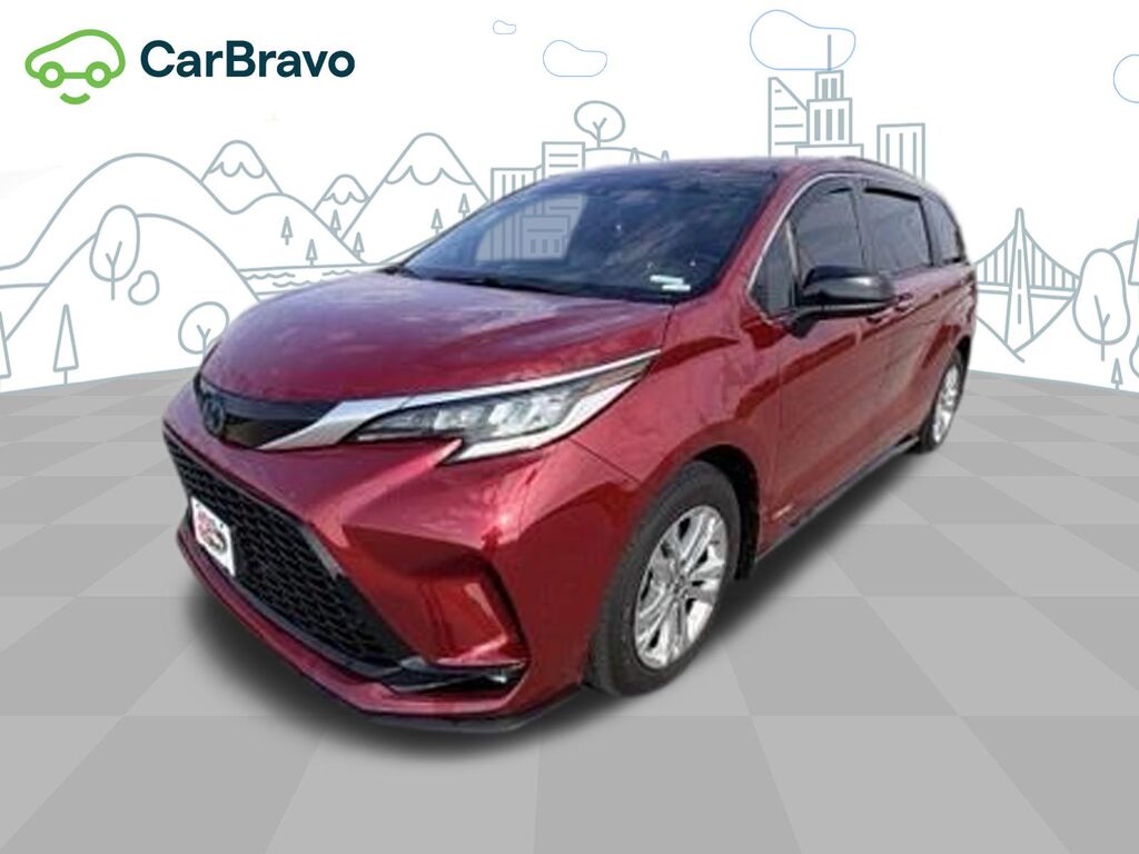 2021 Toyota Sienna XSE — photo 1 of 7