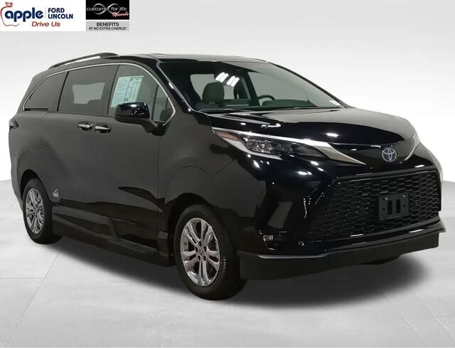 2023 Toyota Sienna XSE 7-Passenger