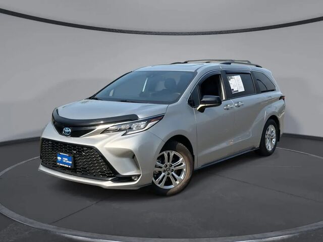 2022 Toyota Sienna XSE 7-Passenger