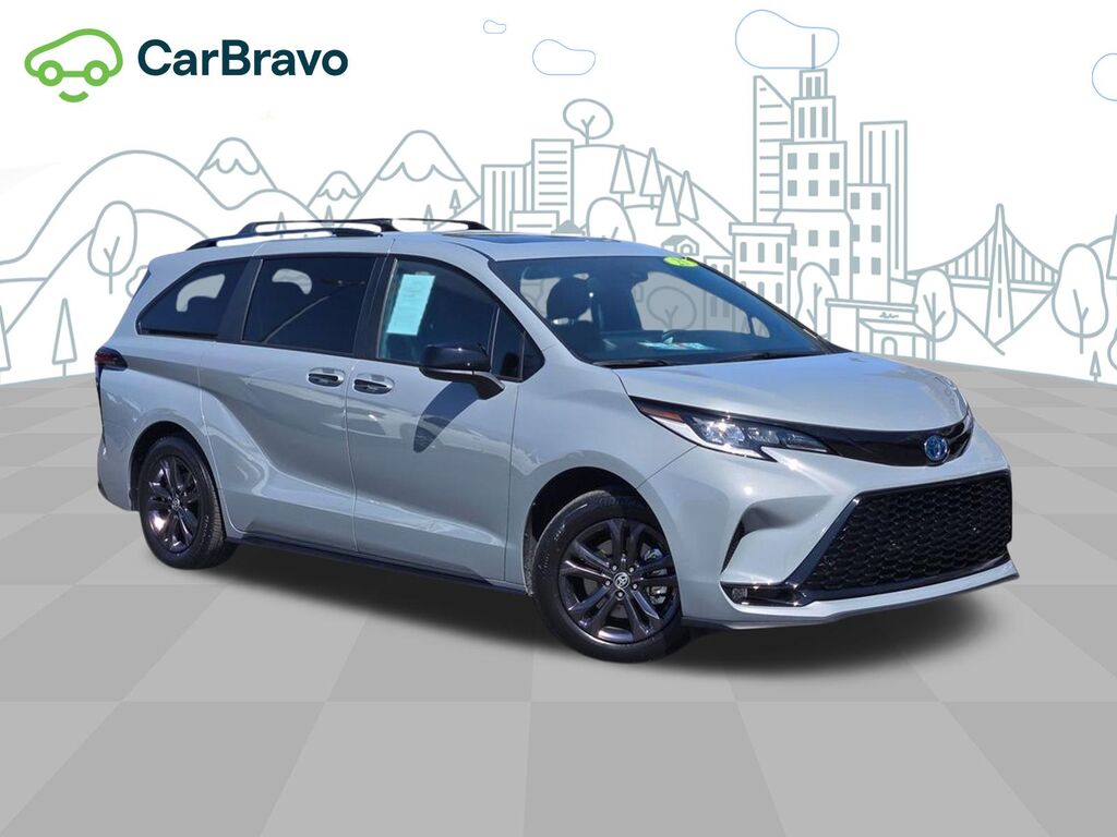 2025 Toyota Sienna XSE — photo 1 of 7