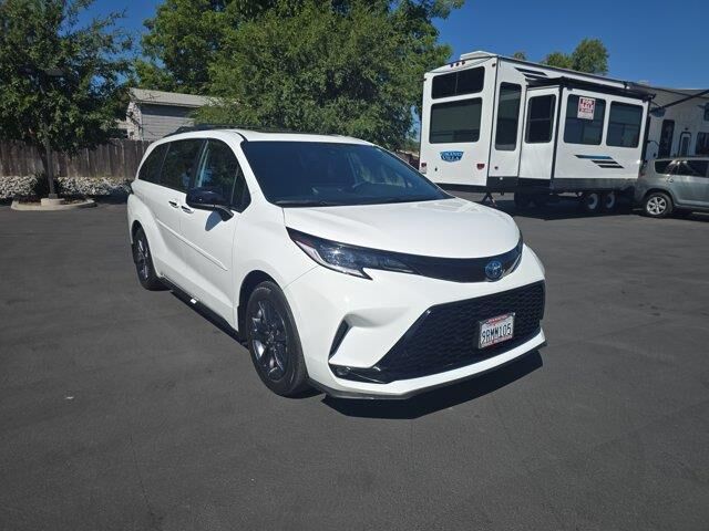 2025 Toyota Sienna XSE 7-Passenger