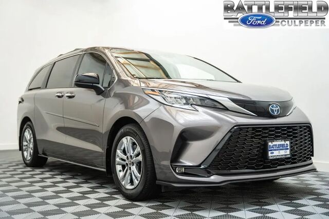 2022 Toyota Sienna XSE 7-Passenger
