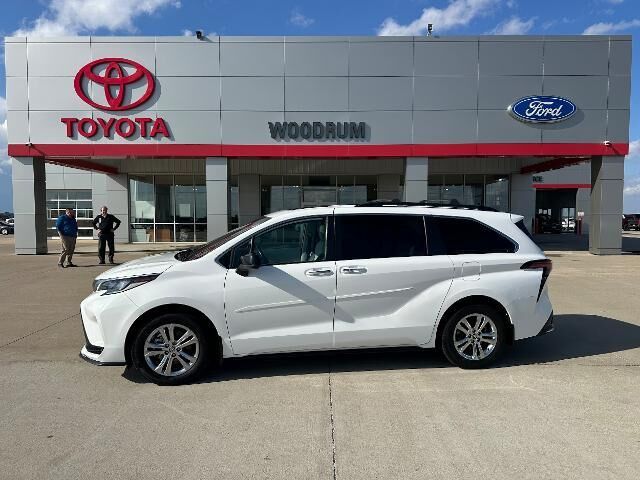 2023 Toyota Sienna XSE 7-Passenger